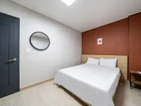 Taean Dongmun Motel 泰安小电影院附近的飯店