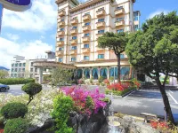 Hotel Amaranth Hotels near Sinheungsa Temple