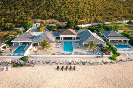 La Perla Bianca - 1 Br Beachfront Luxury Villa Offering Utmost Privacy