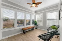 City Oasis with Hot Tub Group-Friendly