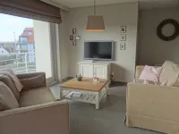 Apartment for 4 People with Terrace Hotels near King Albert I Memorial