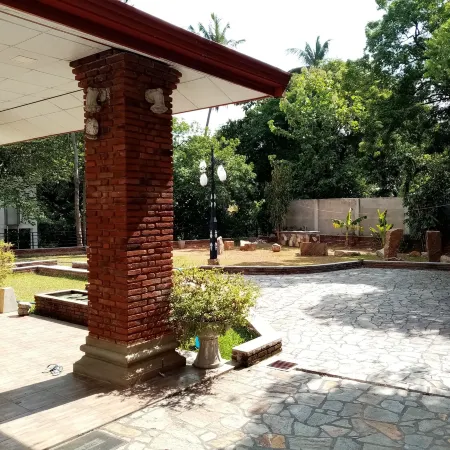 The Crown Hotel Dambulla