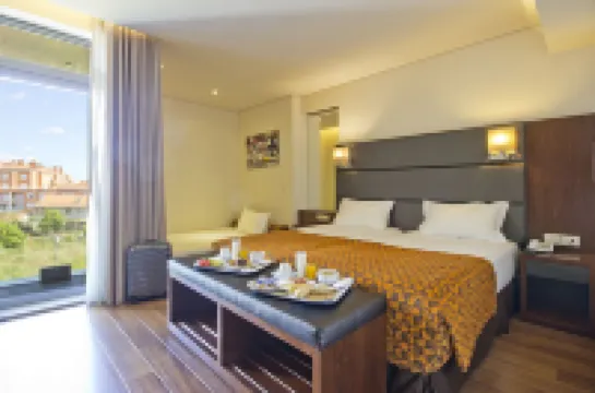 Eurostars Oporto Hotels in der Nähe von Universität Fernando Pessoa