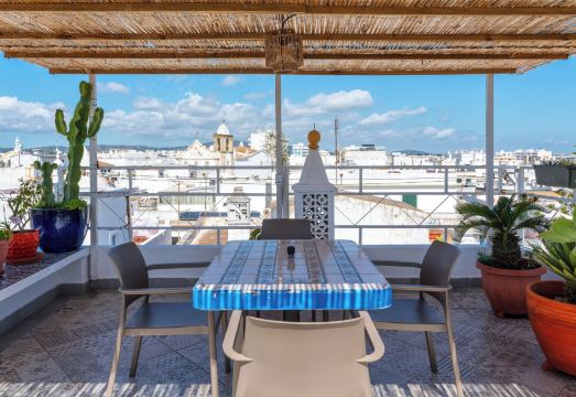 알 - 알로자멘투 로칼 펜션 비쿠아르 루프탑