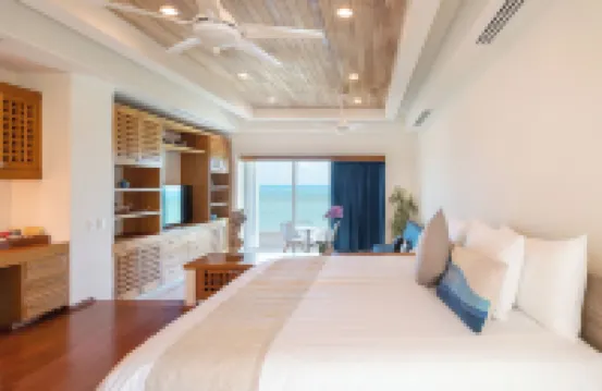 Villa Punta Sam - Beachfront Luxury Villa