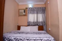 Maxton Suites Magodo