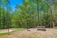 Sleeps 8 Pool Playground Mountain Views Hot Tub