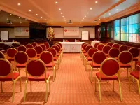 Ramada by Wyndham Bahrain Hotels near Hoora