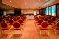Ramada by Wyndham Bahrain - Bar