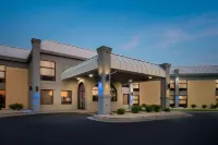 Days Inn & Suites by Wyndham Merrillville Hotels in Merrillville