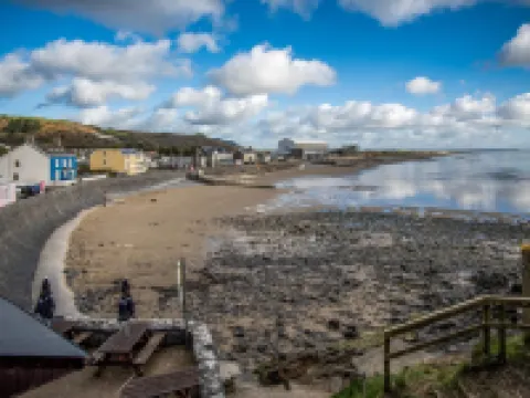 Sunrise - 5 Bedroom Home - Pendine Hotels in Pendine