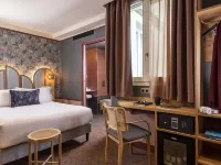 Hôtel Jardin de Cluny Hotels near Maubert-Mutualité Metro Station