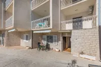 Apartments Maras