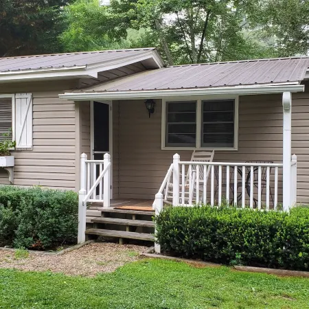 Cozy Creek Cottages