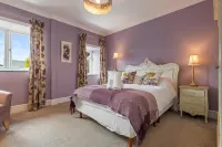 Caldey Island View - Sea Views and Log Burner Hotels in Penally