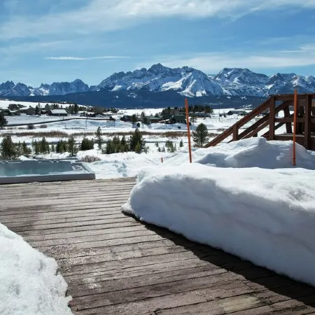 Stanley House - Hillside Cabin with Panoramic Views of the Sawtooth Mountains