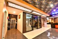 Hotel Star Bodh Gaya Hotel dekat Mahabodhi Temple