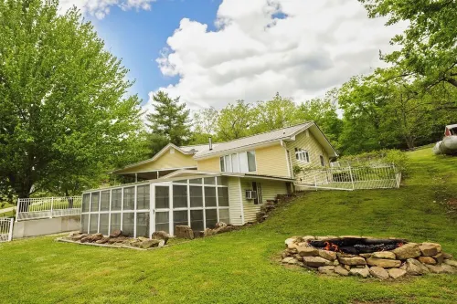 The Prophet's Quarters Hotels in Madison County