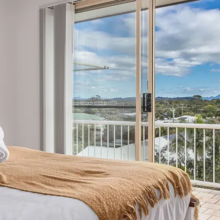 Mountain Views on Marine Parade
