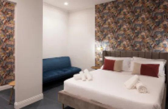 波爾塔切拉薩 平民表決廣場附近的飯店