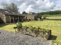 Green Grove Country House Hotels near Art in the Pen Within the Mart Theatre