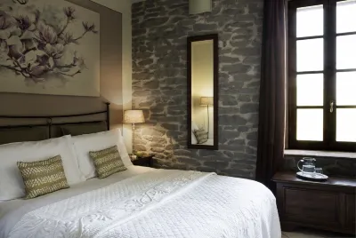 La locanda del Borgo Hotel in zona Abbazia benedettina di S. Maria della Neve di Torrechiara