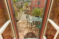 Felicin - Palazzo Boeri Panoramic Suites Hotels in Monforte d'Alba
