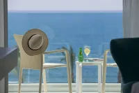 King Evelthon Beach Hotel & Resort - Havudsigt