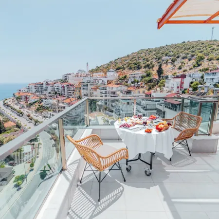 Fortunella Suites