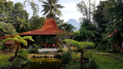 Villa Mak Cik Hotel dekat Desa Wisata Kelor