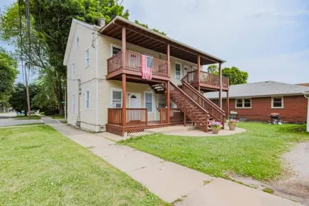 Peaceful One Bedroom Home Near Chicago