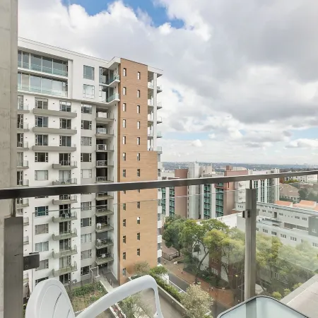 Easy Stay - the Tyrwhitt Rosebank Отели рядом с достопримечательностью «Озеро Зу»