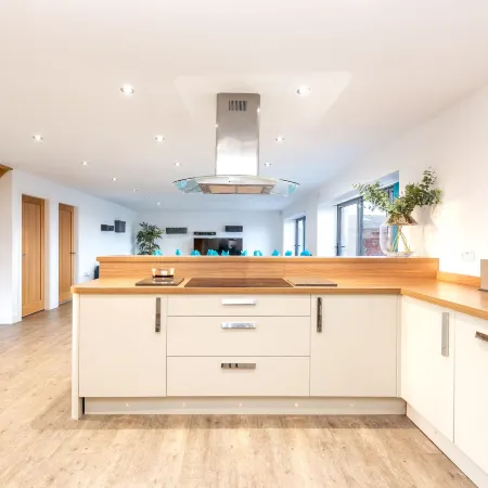 Lincoln 4-Beds Sleeps 13 Hot Tub & Pet Friendly
