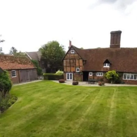 Loxley Barn 1-Bed Cottage Retreat