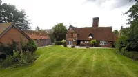 Loxley Barn 1-Bed Cottage Retreat - Parking