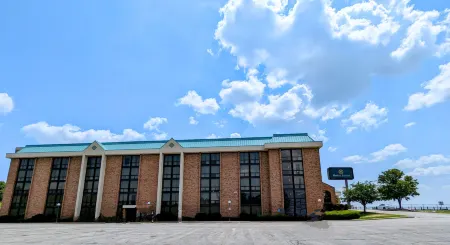 Hotel Lotus Kansas City Stadium Отели в г. Шугар Крик