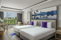 Vivanta Goa, Miramar - Beach