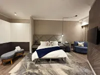Menlyn Maine Luxury Rentals - balcony