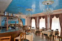 Hotel Renesance Krasna Kralovna - parking