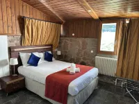 Hôtel Parc & Spa les Cigognes فنادق في Andlau