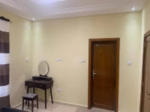 4Bed Villa Sleeps 8 - Wifi, Parking, Garden