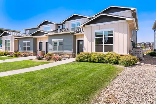 Gorgeous Townhome Steps from the Brewery District!