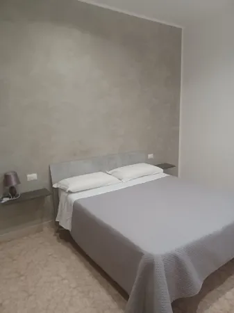 Mondo House Отели рядом с Аэропорт Фьюмичино