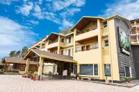 Foxoso Misty Oaks Resort Hotels near Kainchi Dham - Shri Neeb Karori Baba Ashram
