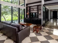 Nostalgic Retro Home on Luxurious Lot with a Private Infinity Pool and Ocean Views Hotels in Potrero