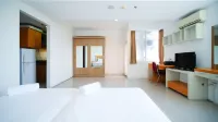 Strategic Studio Apartment at High Point Serviced Hotels in Wonocolo
