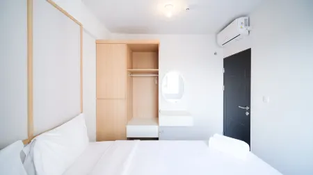 Comfy and Spacey 2Br Apartment at Suncity Residence Отели в г. Sidoarjo