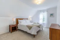 Broom & Board Hotels in Salem
