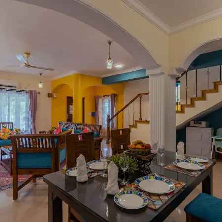 TreeHouse Blue Hotel & Villas