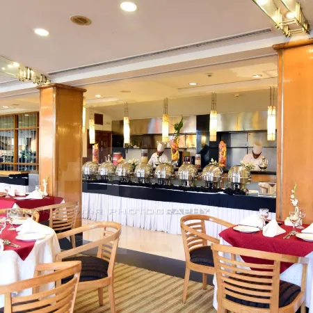Hotel Crown Plaza Islamabad Отели рядом с достопримечательностью «Торговый центр Centaurus»